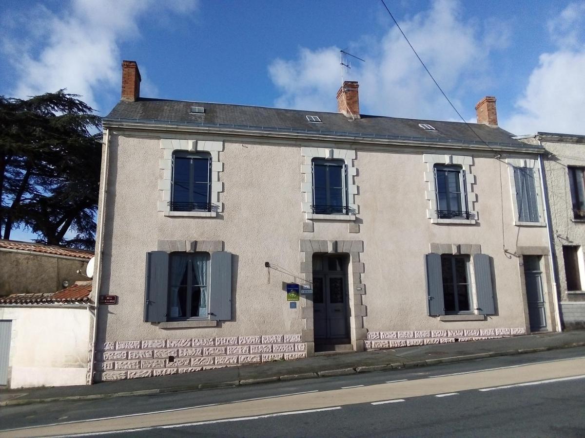 Bed and Breakfast Les Cedres Montaigu-Vendee Exterior foto