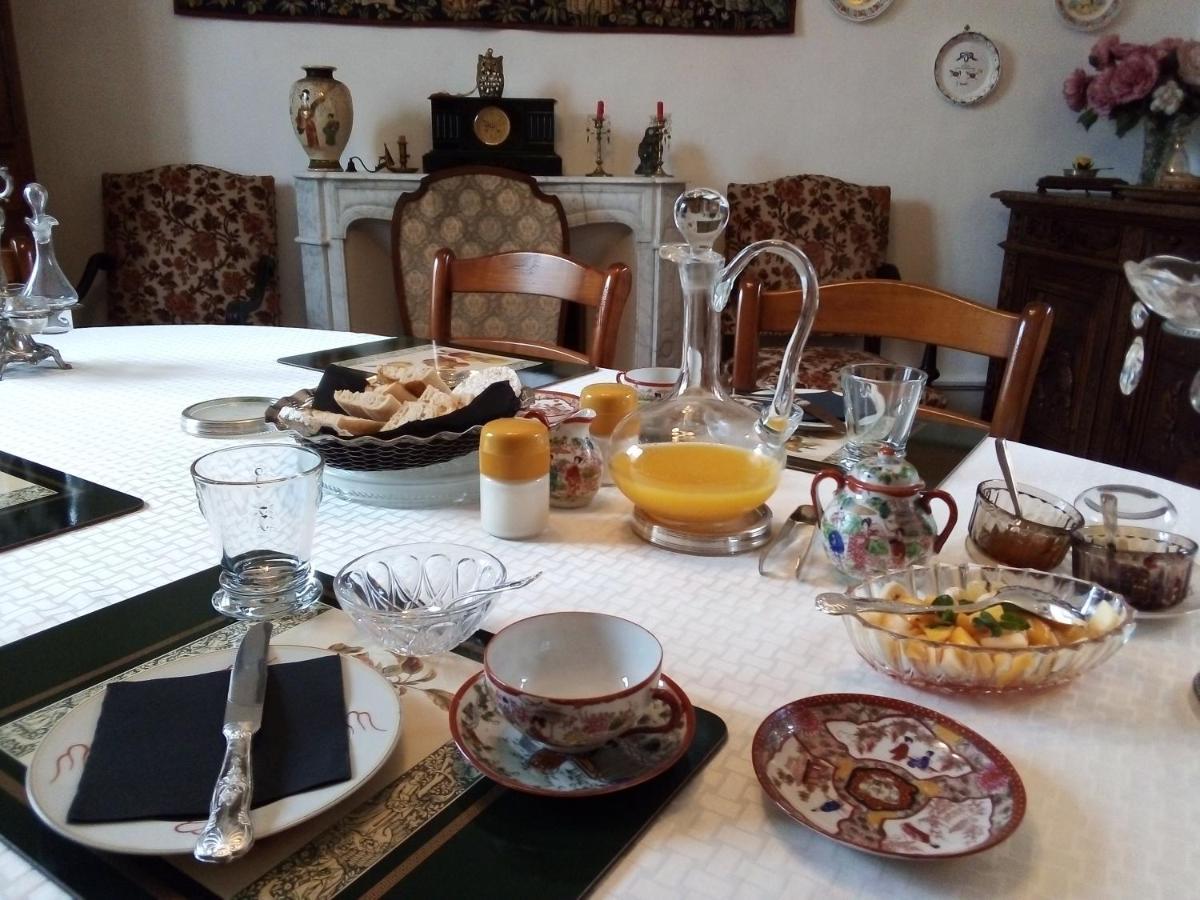 Bed and Breakfast Les Cedres Montaigu-Vendee Exterior foto